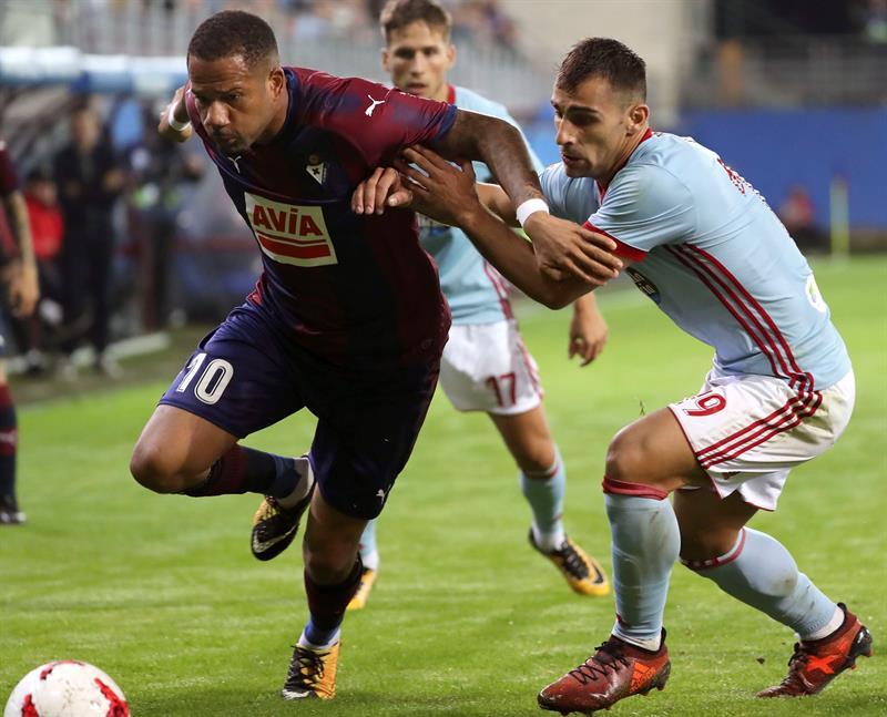 Official Bebe Returns To Rayo Vallecano