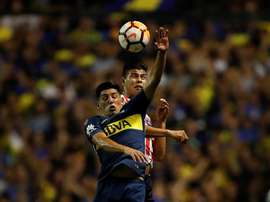 Cristian Espinoza (i) está cedido en Boca Juniors por el Villarreal. EFE