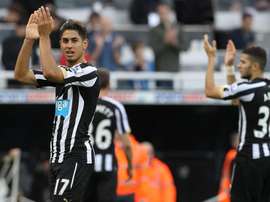 Ayoze Perez celebrates at St James' Park. EFE