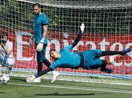 Kiko Casilla halagó a su ex técnico, Zinedine Zidane. EFE