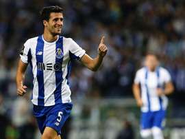 El Oporto quiere avanzar con Alex Telles e Iván Marcano. EFE