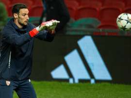 Sergio Rico tiene ofertas para salir del Sevilla. EFE