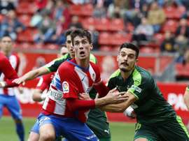 El Sporting ya piensa en el Dépor. EFE/Archivo