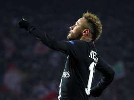 Neymar mantiene abierta la vía del Real Madrid. EFE
