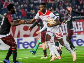 El Olympiacos venció al Milan en un final de infarto. AFP