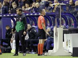 El ex árbitro quiere que se le de tiempo. EFE