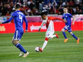 Christian Cueva le dio la victoria a Perú en el último amistoso. EFE