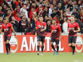 Bruno Guimaraes ya habría dado el 'sí' al Olympique de Lyon. EFE