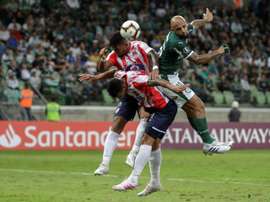 Palmeiras quiere renovar a su líder Felipe Melo. EFE