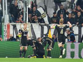 Ripresa spettacolare dell'Ajax. EFE