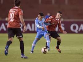 Bustos (d) podría cambiar de colores. EFE
