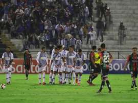Quevedo y su chilena ensalzan a Alianza Lima. EFE