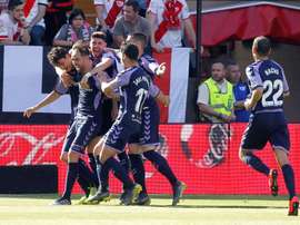 El Valladolid sufrió, pero ganó en Vallecas. EFE