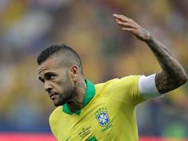 Aos 36 anos, Dani Alves perdeu espaço na seleção brasileira. EFE