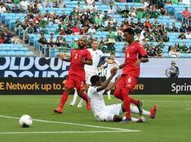 Canadá, Guadalupe y El Salvador se pasean. EFE