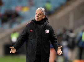 ¿Dejó caer rueda su salida de la Selección Chilena? EFE