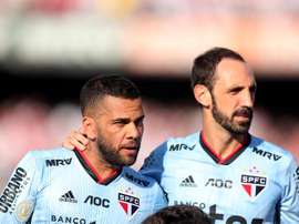 Dani Alves y Casemiro se volcaron con un joven jugador de 19 años. EFE