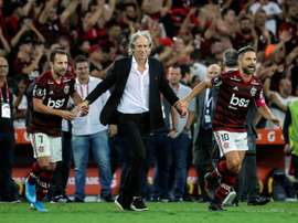 Diego, o 12° jogador do Flamengo. EFE/Antonio Lacerda