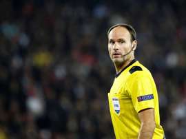 Mateu Lahoz pitará el Benfica-Zenit. EFE/YOAN VALAT/Archivo
