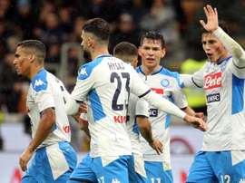 Hirving Lozano adelantó al Nápoles y rápidamente empató Bonaventura. EFE