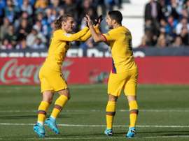 Con Suárez operado y de baja, la afición le pide los goles a Griezmann. EFE