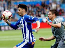 El Alavés ya está en contacto con Ximo Navarro para su renovación. EFE/ADRIÁN RUIZ DE HIERRO/Archivo