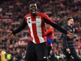 Iñaki Williams recoge el guante de LaLiga. EFE/MiguelToña