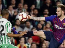 Na mira de Mourinho, Rakitic pode virar moeda de troca. EFE