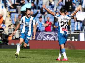 Los dos equipos de la Premier que se lanzan a por Marc Roca. EFE/G. Loinaz