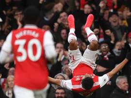 El gabonés hizo un doblete para dar el triunfo al Arsenal. EFE