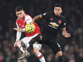 La Fiore enseña la cartera por Torreira. EFE