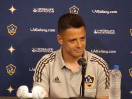 La afición de LA Galaxy se desespera con Chicharito