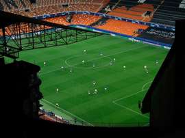 Los futbolistas quieren concluir la temporada. EFE/Archivo