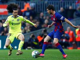 Cucurella todavía sueña con triunfar en el Barça. EFE