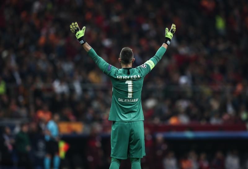 Galatasaray S Incredible Crisis Everyone For Sale Except Muslera
