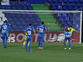 Cazorla engañó por dos veces a David Soria. EFE