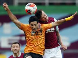 Un penalti por mano dio el empate al Burnley. EFE