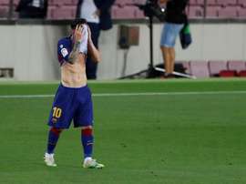 Messi lo intentó todo, pero está sin gasolina. EFE