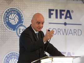 Infantino asegura que la salud es la prioridad en la vuelta del público. EFE
