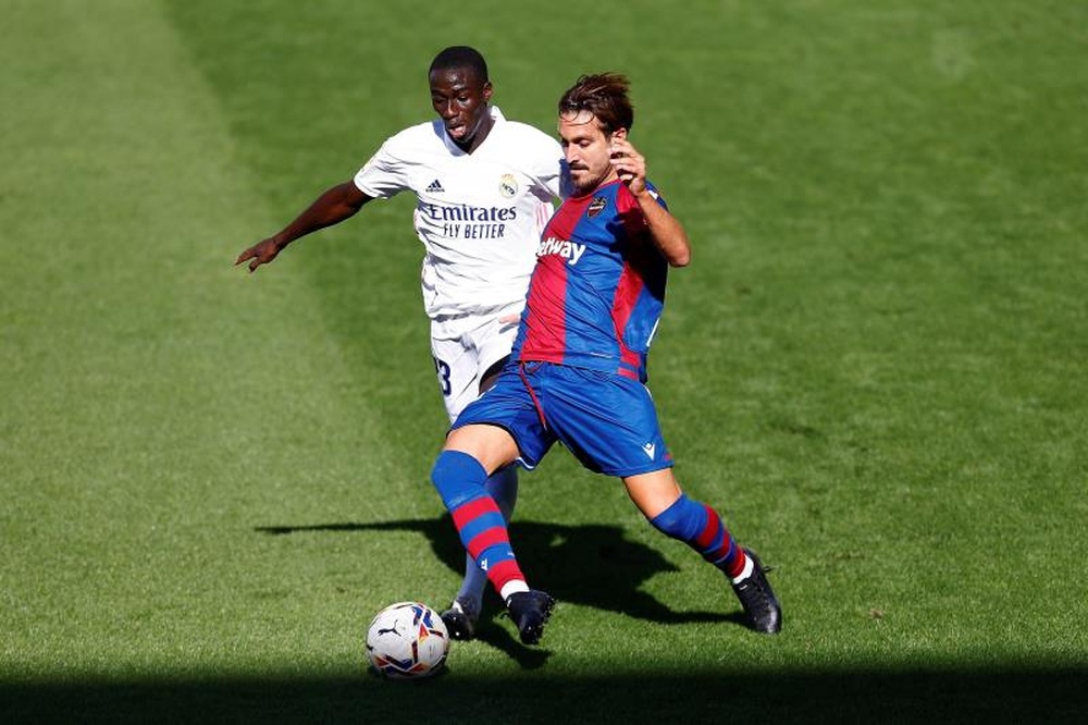 Campaña could be on the move. EFE