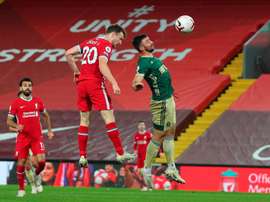 El Liverpool cambia el esmoquin por el mono para reencontrarse con la victoria. EFE