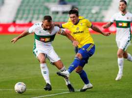 Elche y Cádiz empataron en el Martínez Valero. EFE