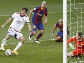 Las posibles alineaciones del Osasuna-FC Barcelona. EFE