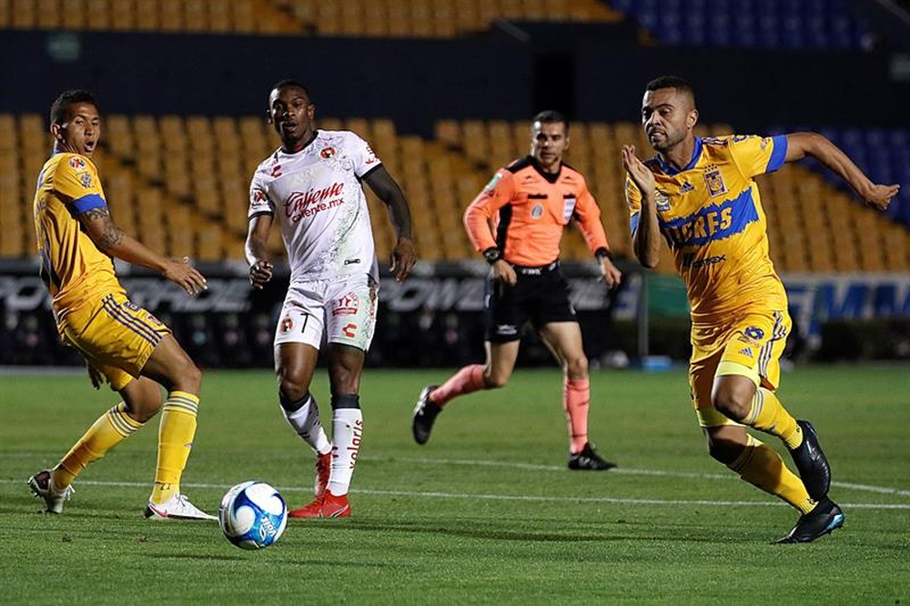 Grêmio não chegou a acerto financeiro com o Tigres por Rafael Carioca. EFE/Antonio Ojeda