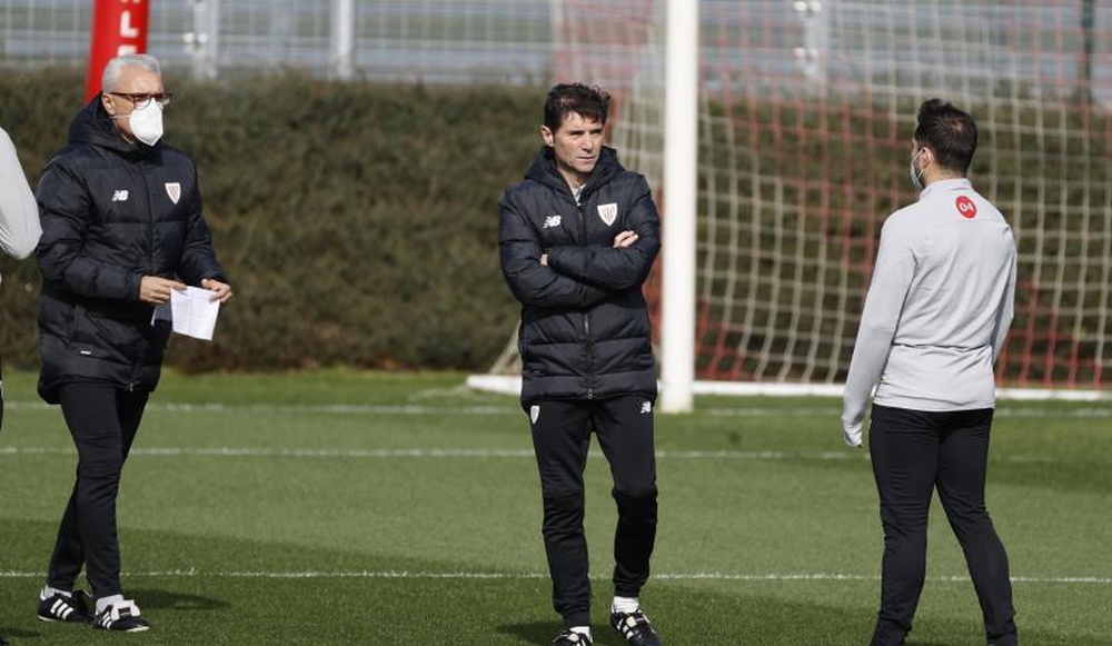 Tottenham garde un oeil sur García Toral. EFE/LUIS TEJIDO