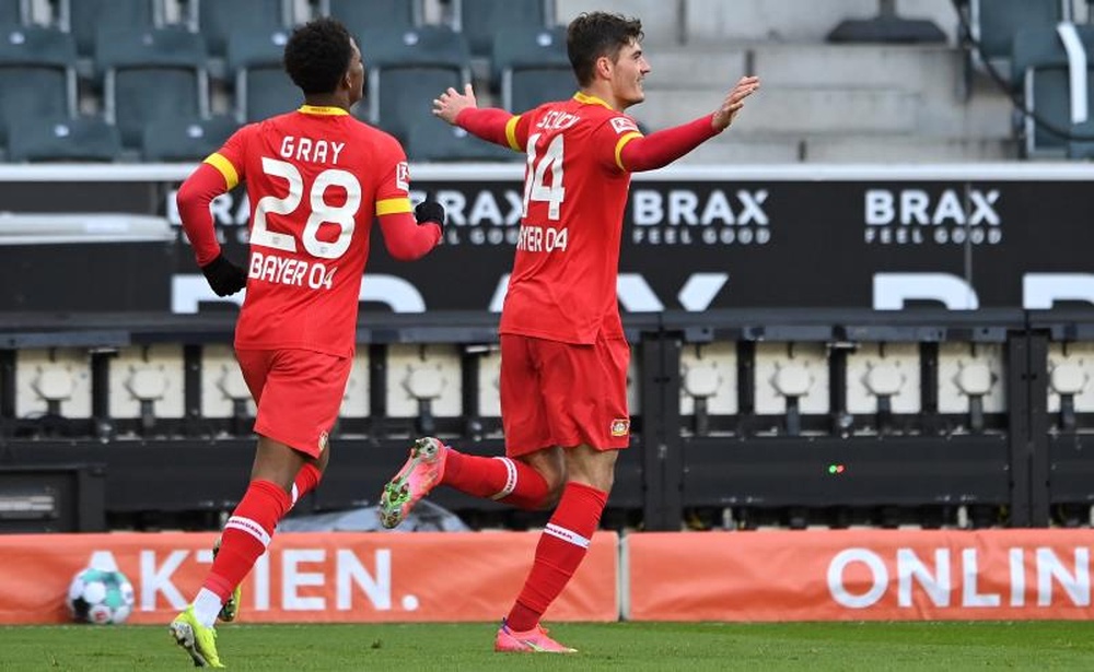 Schick hizo el gol que dio el triunfo al Bayer. EFE/EPA