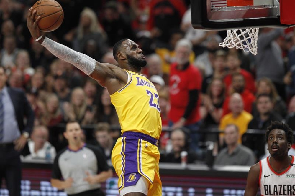 La empresa que vincula a LeBron James con el Málaga. EFE/Archivo