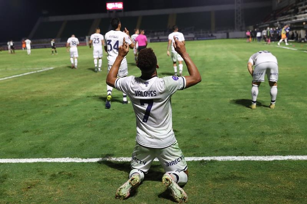 Valoyes acude al rescate de Talleres. EFE
