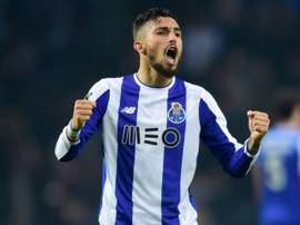 Alex Telles se estrenará con la 'Canarinha'. AFP
