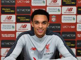 Trent prolonge avec Liverpool. Twitter/LFC